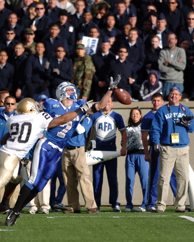 Notre Dame defensive back Terrail Lambert prevents Air Force receiver Mark Root from catching a pass from quarterback Shaun Carney. Lambert was penalized for pass interference on the play. Eighth-ranked Notre Dame won, 39-17.  (U.S. Air Force photo/1st Lt. John Ross)