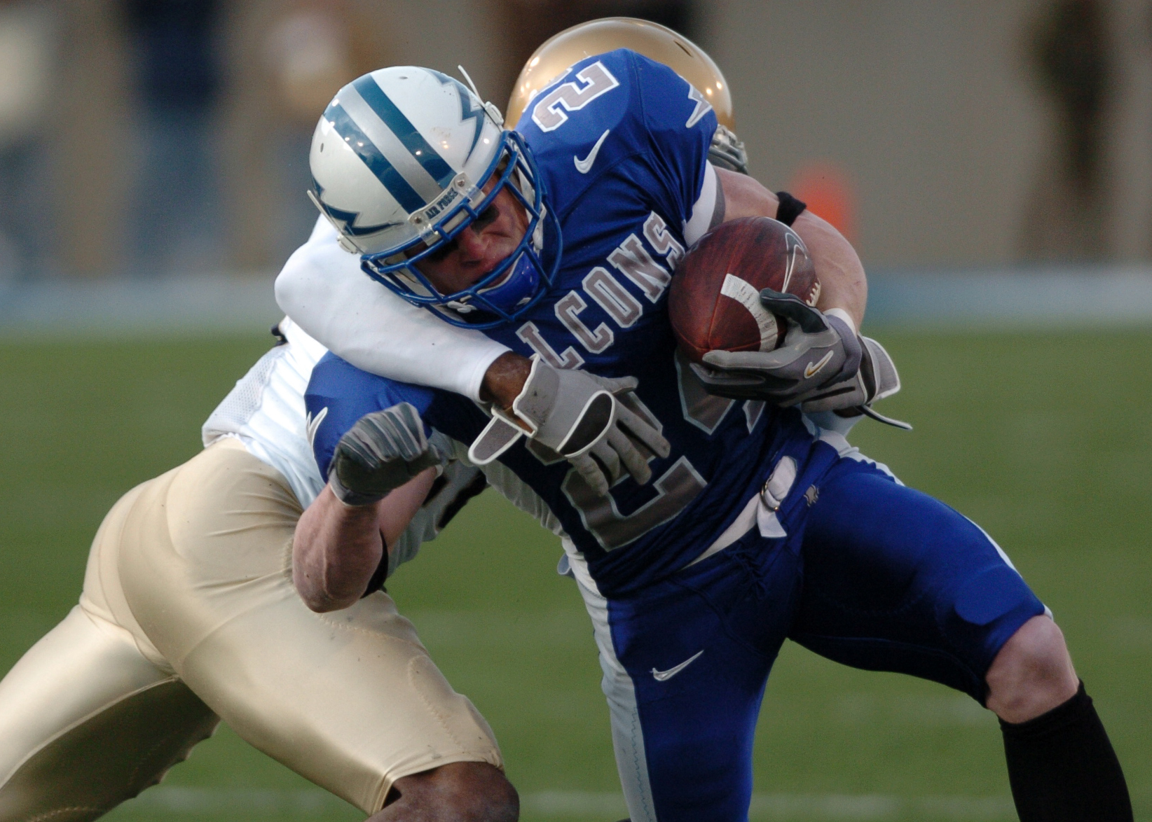 Fighting Irish take down Falcons, 45-10 > United States Air Force Academy >  Air Force Academy News