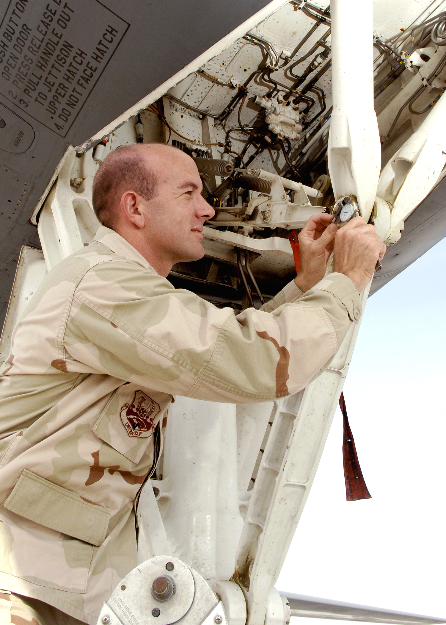 Depot liaison engineers support aircraft maintenance units > Air Force