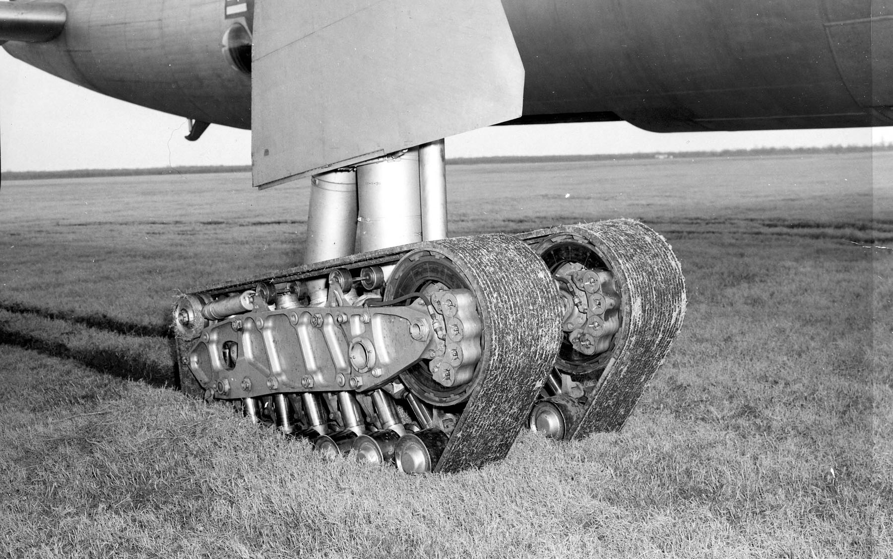 Photos - Page 50 - Category Historic - Tag bomber - Sort By Title