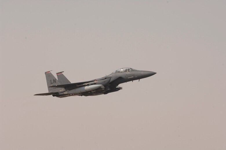 An F-15E Strike Eagle assigned to the 494th Expeditionary Fighter Squadron heads down range to employ the Guided Bomb Unit-39/B small diameter bomb for the first time during combat operations. The squadron is deployed from Royal Air Force Lakenheath, England, in support of Operation Iraqi Freedom. (U.S. Air Force photo/Senior Airman Ricky Best) 