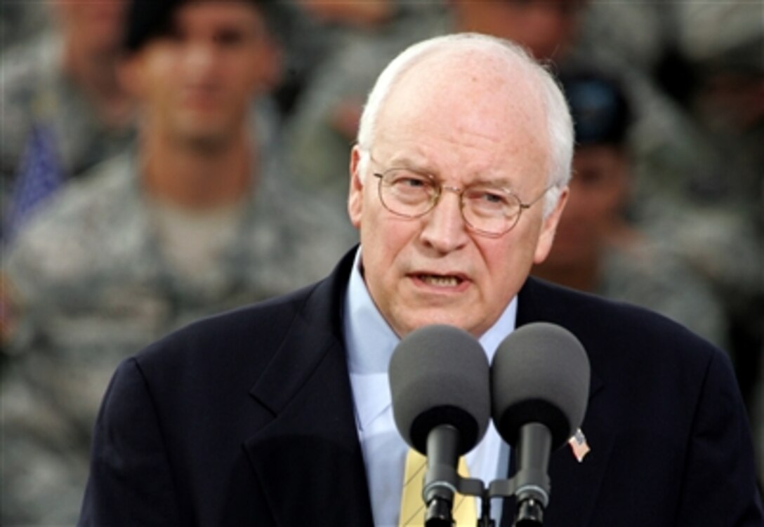 Vice President Richard B. Cheney addresses more than 8,500 U.S. Army soldiers at Cooper Field on Fort Hood, Texas, Oct. 4, 2006. He told the audience that Americans are grateful for their service. 