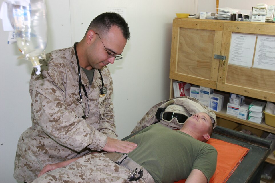 flight-surgeon-becomes-general-surgeon-for-four-units-united-states