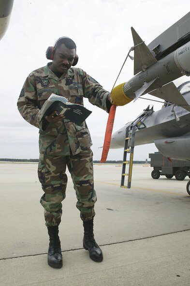 Tech. Sgt. Antonio Locklin, 307th FS Det. 1 maintenance avionics reservist, completes a pre-flight inspection. (U.S. Air Force photo/Senior Airman Holly MacDonald)
