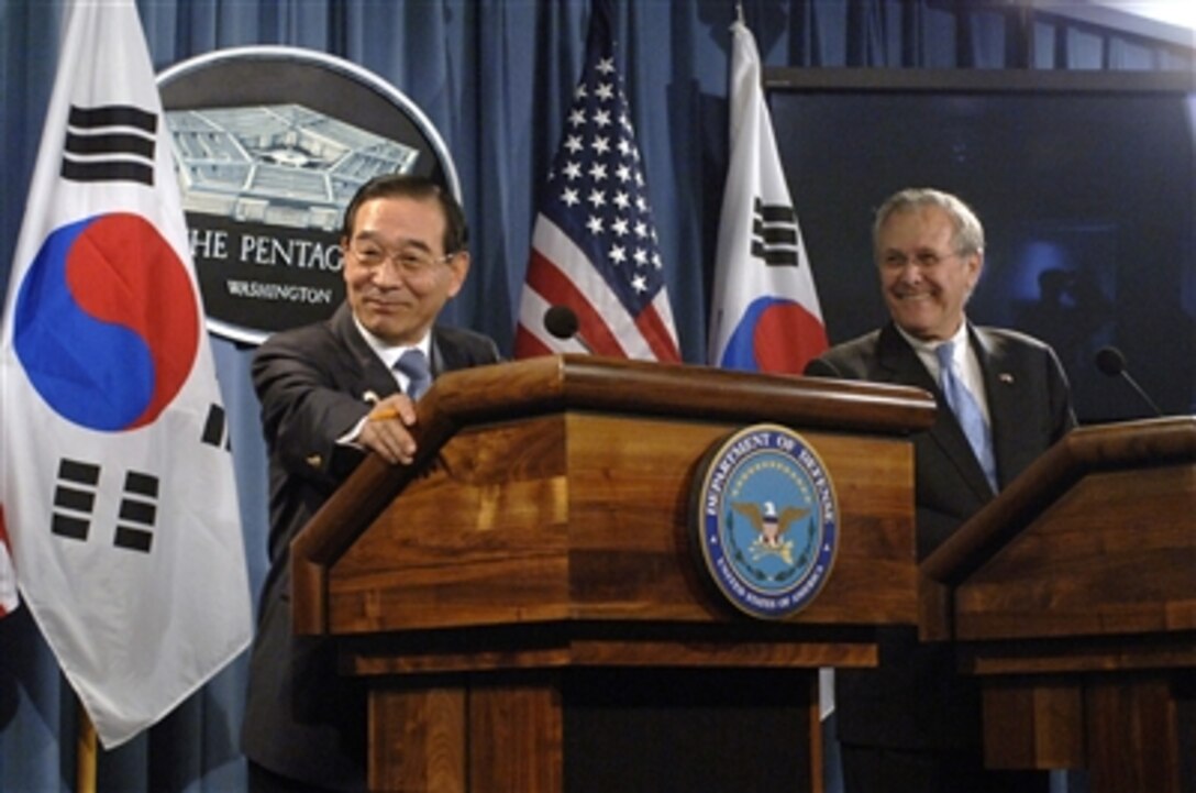 Secretary of Defense Donald H. Rumsfeld and Republic of Korea Minister of National Defense Yoon Kwang Ung conduct a joint press briefing at the Pentagon, Oct. 20, 2006, following the conclusion of the 38th Annual U.S.-ROK Security Consultative Meeting.