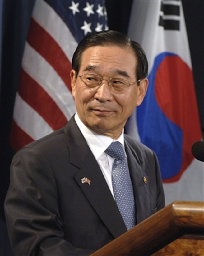 Republic of Korea Minister of National Defense Yoon Kwang Ung looks towards his staff during a joint press briefing with Secretary of Defense Donald H. Rumsfeld at the Pentagon on Oct. 20, 2006.  The briefing followed the conclusion of the 38th Annual U.S.-ROK Security Consultative Meeting.  