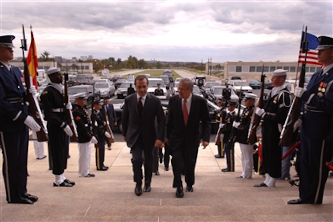 Defense Secretary Donald H. Rumsfeld escorts Minister of Defense of Spain Jose Antonio Alonso through a cordon of honor guards and into the Pentagon, Oct. 23, 2006. The two defense leaders met to discuss a range of international issues of mutual interest. 


