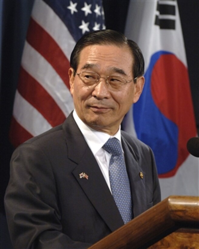 Republic of Korea Minister of National Defense Yoon Kwang Ung looks towards his staff during a joint press briefing with Secretary of Defense Donald H. Rumsfeld at the Pentagon on Oct. 20, 2006.  The briefing followed the conclusion of the 38th Annual U.S.-ROK Security Consultative Meeting.  