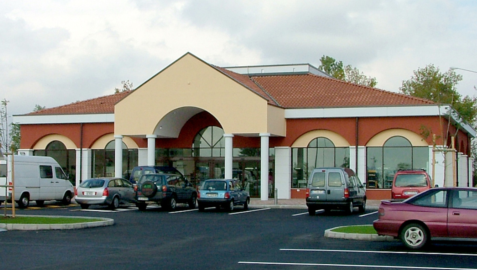 The new Aviano Main Shoppette opened today in the flightline area. Located near the contractor gate, the shoppette is open later than the commissary and base exchange. It will offer a wide variety of merchandise and people can rent movies. (Photo by Senior Airman Colleen Wieman) 