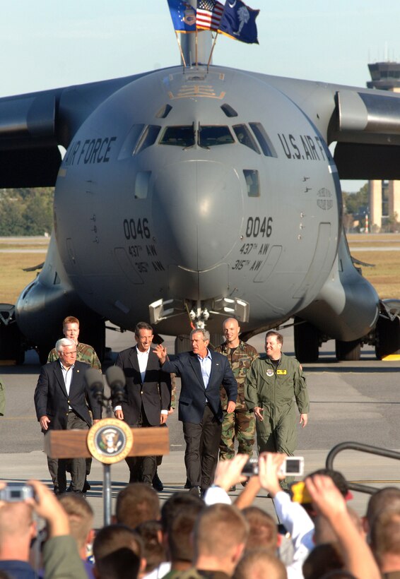 President George W. Bush walks toward the crowd to deliver a speech at Charleston Air Force Base, S.C., Oct. 28. More than four thousand servicemembers and families attended the presidential rally were he spoke on the war on terrorism. (U.S. Air Force photo/Tech. Sgt. Larry A. Simmons) 