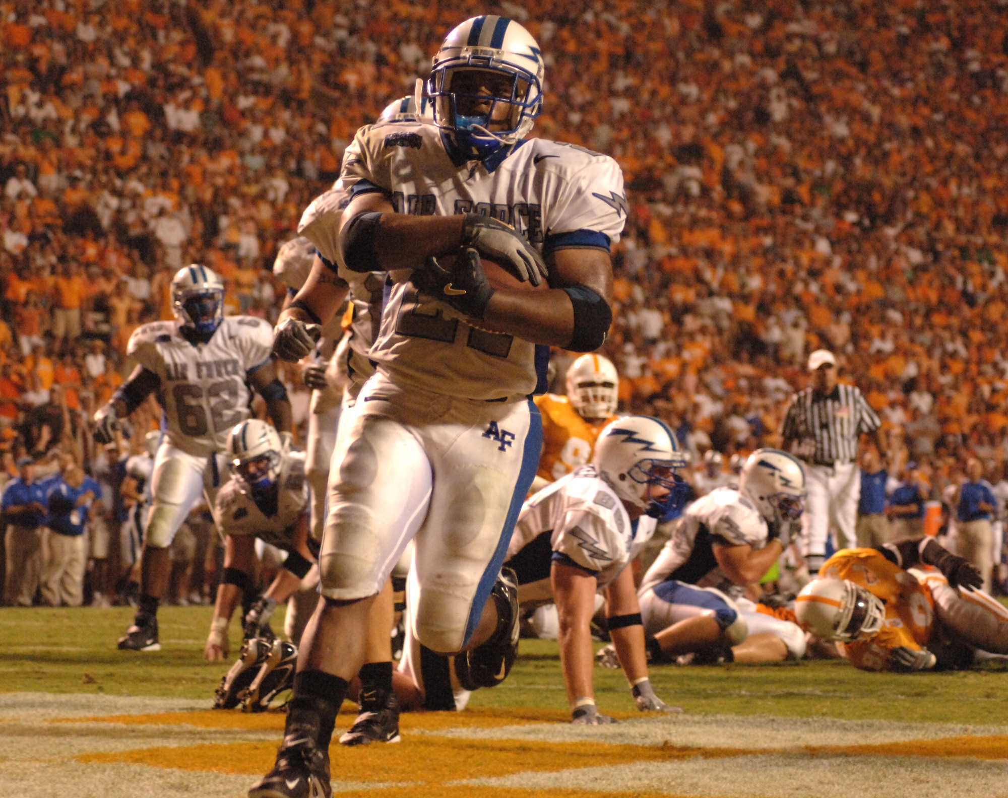 Air Force Academy Falcons junior fullback Ryan Williams pulls into the clear to score his second touchdown against #11 Tennessee Sept. 9.  Williams ran 16 times for 98 yards, but the Volunteers were able to hold on and edge the Falcons 31-30.  (U.S. Air Force Photo/John Van Winkle)