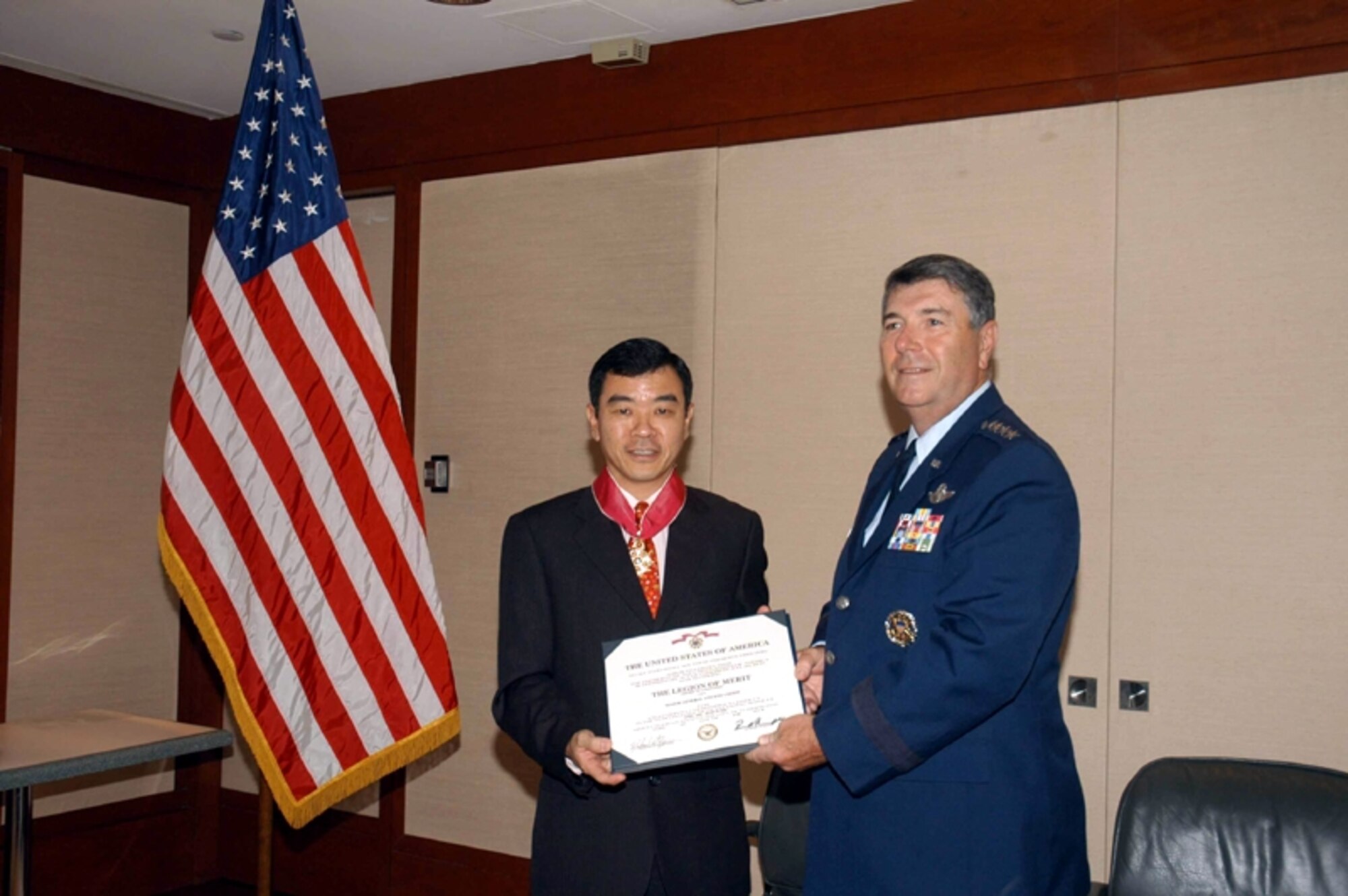 Former Chief of Air Force, Major General Lim Kim Choon, was presented with the United States' Legion of Merit. The award was conferred by the Commander of the Pacific Air Force, General Paul V. Hester, during his visit to Singapore.  The Legion of Merit award recogizes General Lim's efforts in strengthening the close relationship between the United States Air Force and the Republic of Singapore Air Force, during his service as CAF from April 2001 to March 2006. 
