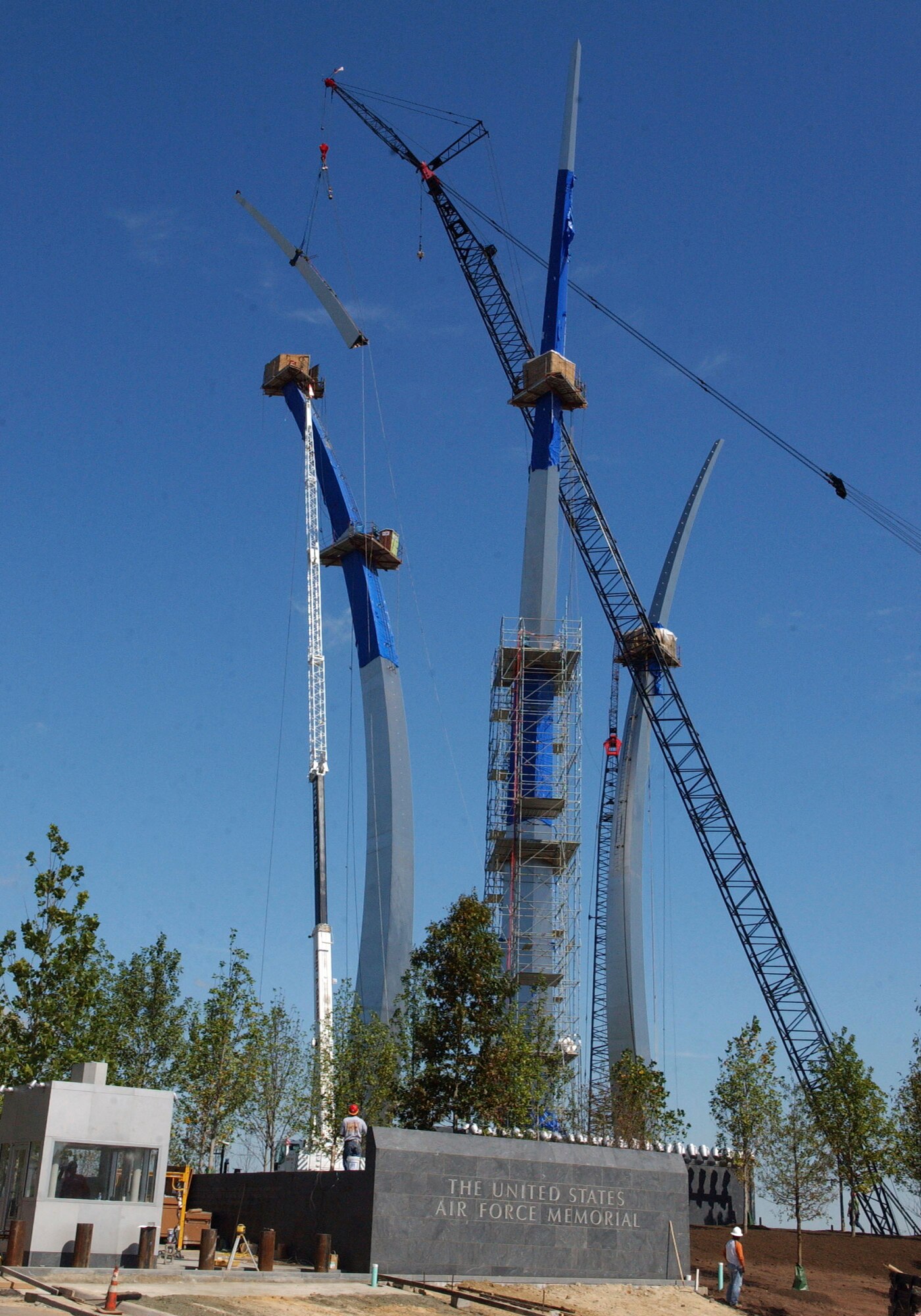 The third spire of the new Air Force Memorial was completed on Sep 21. The memorial, which overlooks Arlington Cemetery outside Washington D.C. will be officially dedicated Oct 14. (U. S. Air Force photo/Ron Hall)                               