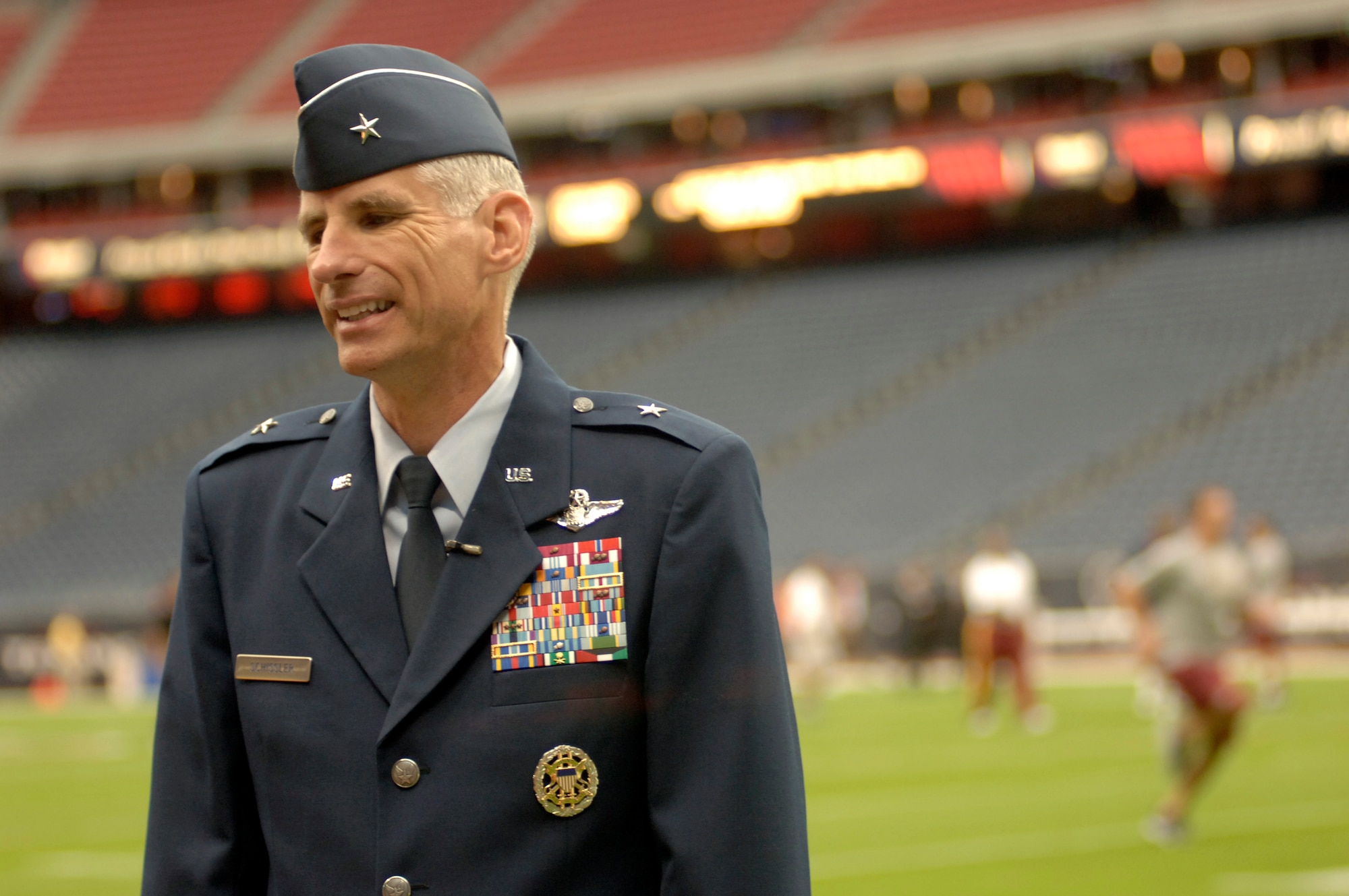 Air Force general kicks off Texans, Redskins battle > Air Force