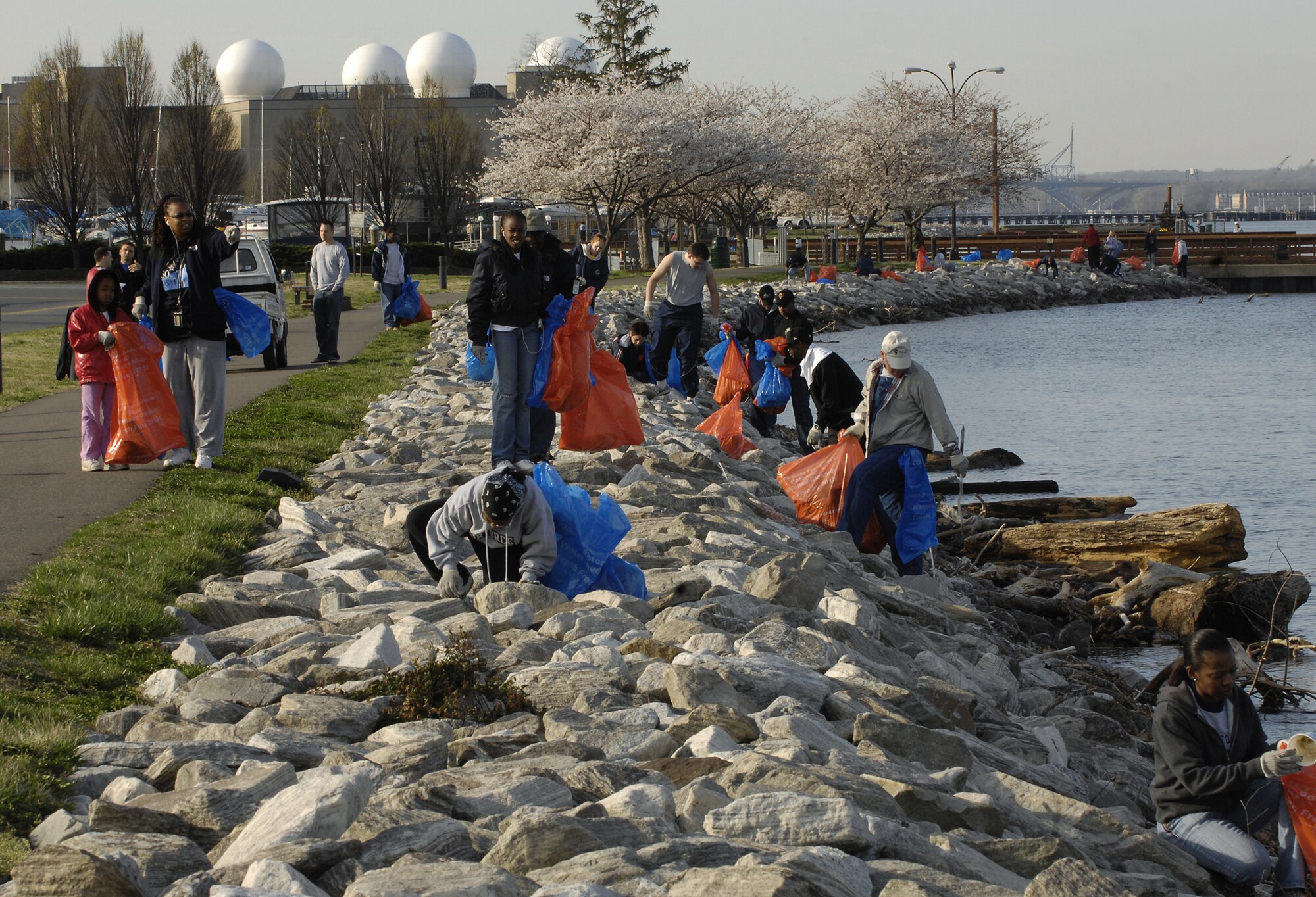 Members of the Bolling community help clean up the Potomac shoreline March 31. (U.S. Air Force photo by Airman 1st Class Marleah Miller)