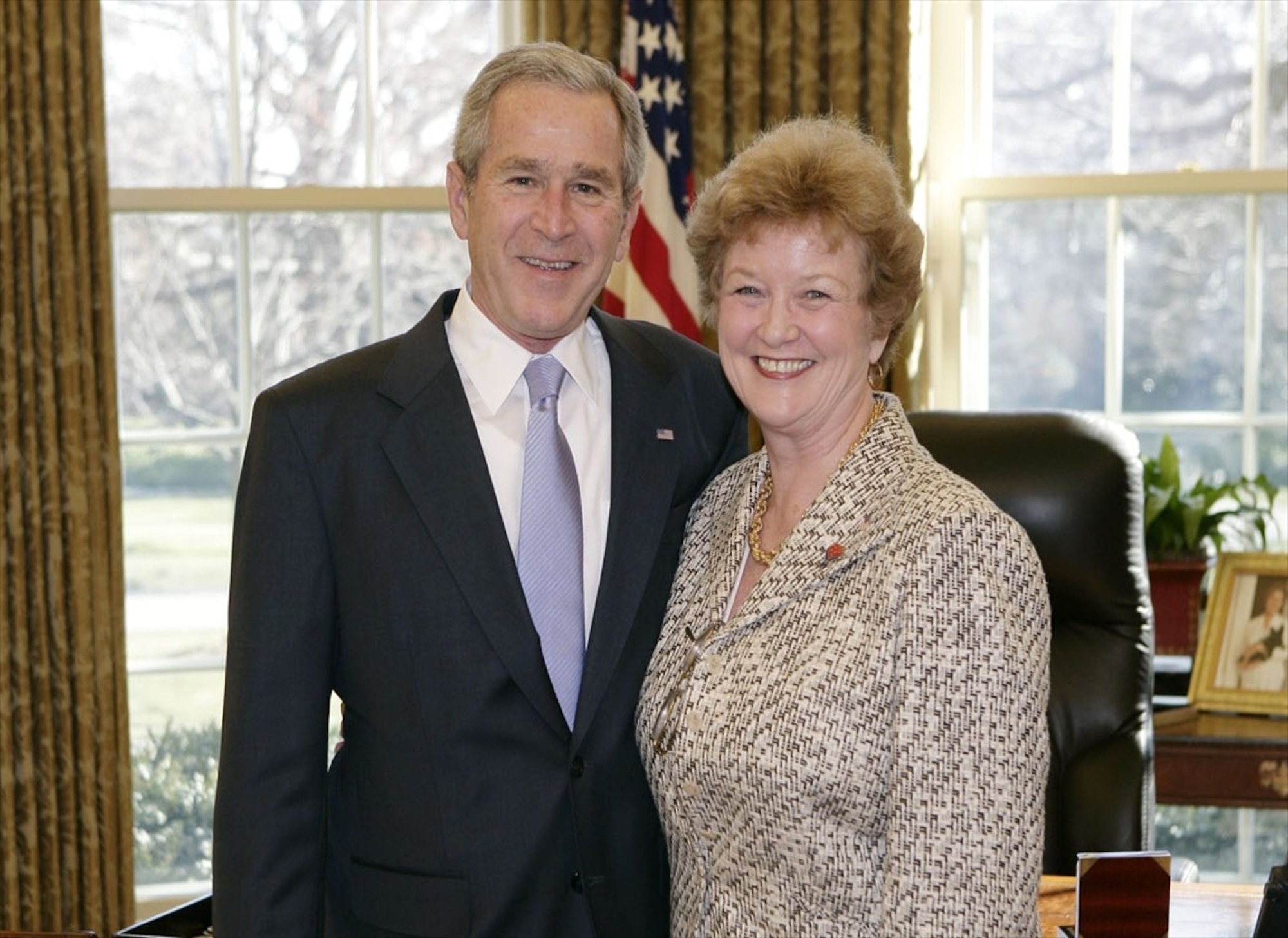 Gail VanVranken, the driving force of Boatsie’s Boxes, meets with President George Bush at the White House. (Courtesy photo) 