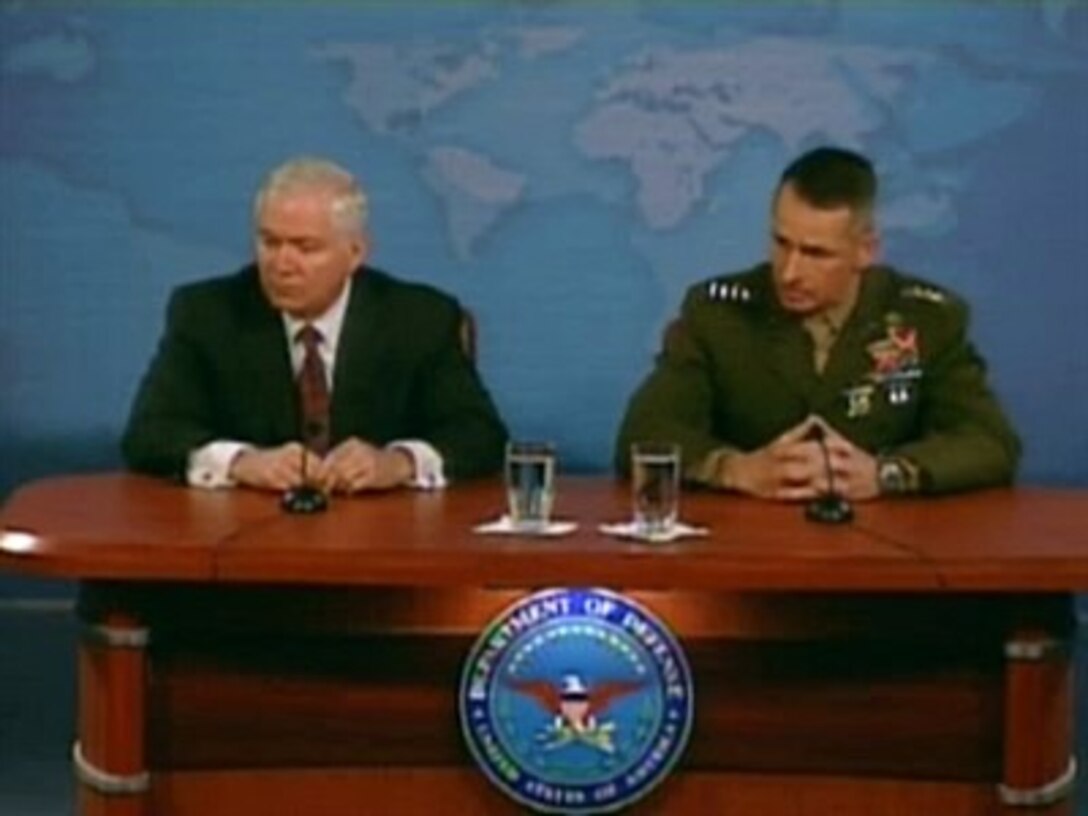 Secretary of Defense Robert Gates and Chairman of the Joint Chiefs of Staff Gen Peter Pace speak with reporters during a media roundtable briefing at the Pentagon, April 5, 2007.