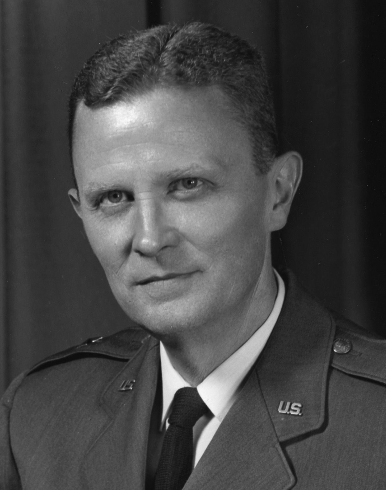 MAJOR GENERAL ROBERT W. MANSS > Air Force > Biography Display