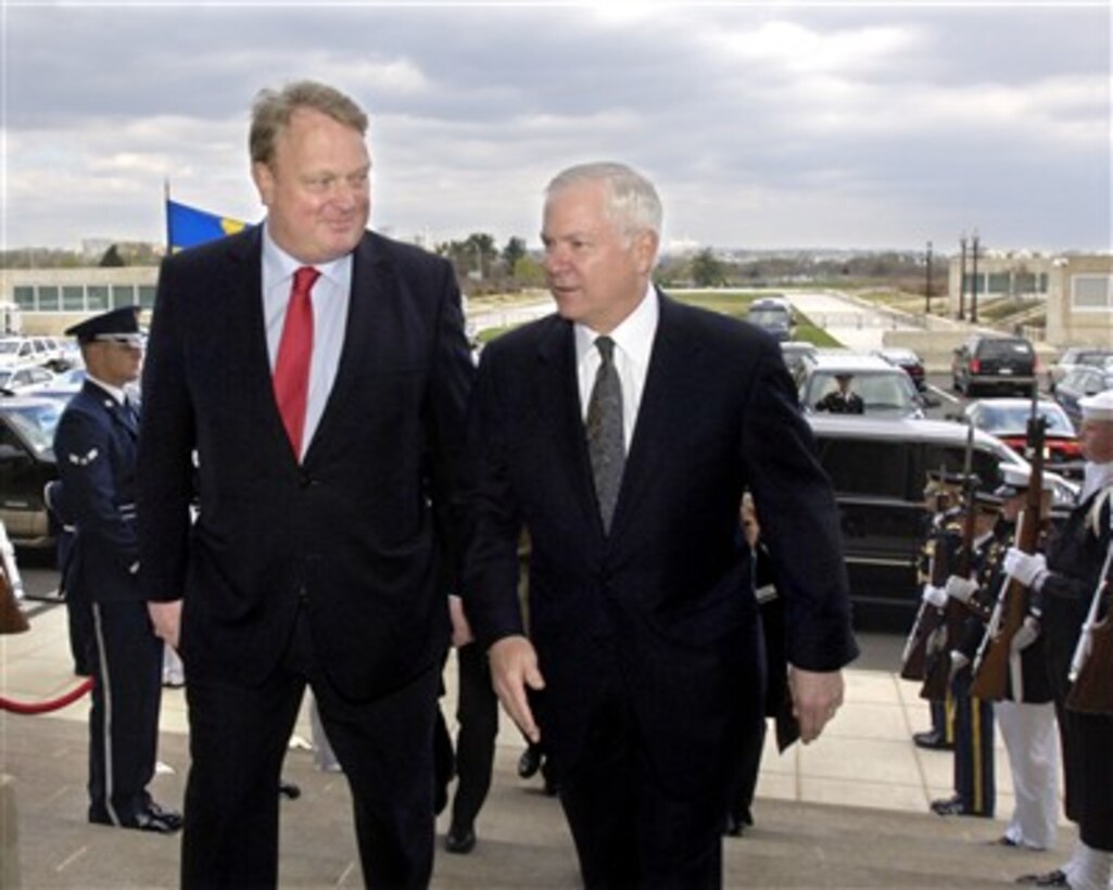 Secretary of Defense Robert M. Gates (right) escorts Swedish Minister of Defense Mikael Odenberg (left) through an honor cordon and into the Pentagon on April 13, 2007. Gates and Odenberg will meet for bilateral security talks.  