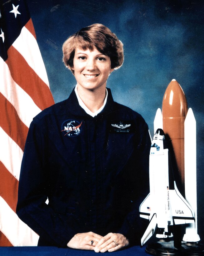 Air Force Lt. Col. Eileen Collins became the first woman pilot of a space shuttle, the Discovery, in February 1995. NASA photo