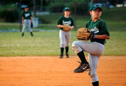 Chandler Conlee, 11, son of Mike Conlee and Kelly Kraft, pitches the ball for the Summerville Majors in their game against the Charleston AFB Braves Wednesday.(U. S. Air Force photo/Staff Sgt. April Quintanilla)