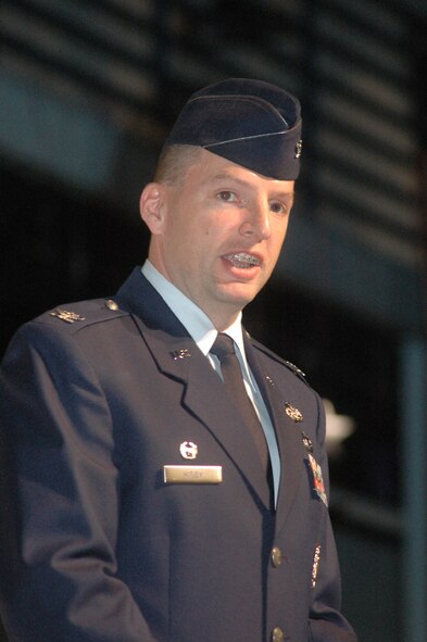 Col. Patrick Higby speaks after becoming the 78th Mission Support Group commander Friday, April 20, at the Museum of Aviation. Col. Higby comes to Robins from Langley, AFB, Va. where he was the Division Chief of the Network Systems Division, Directorate of Communications & Information, HQ Air Combat Command. U.S. Air Force photo by Sue Sapp