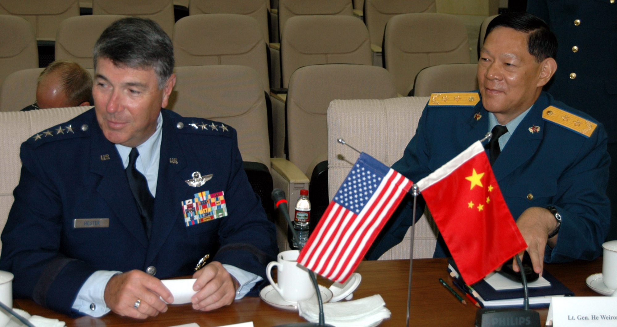 Chinese military hosts PACAF commander > Air Force > Article Display