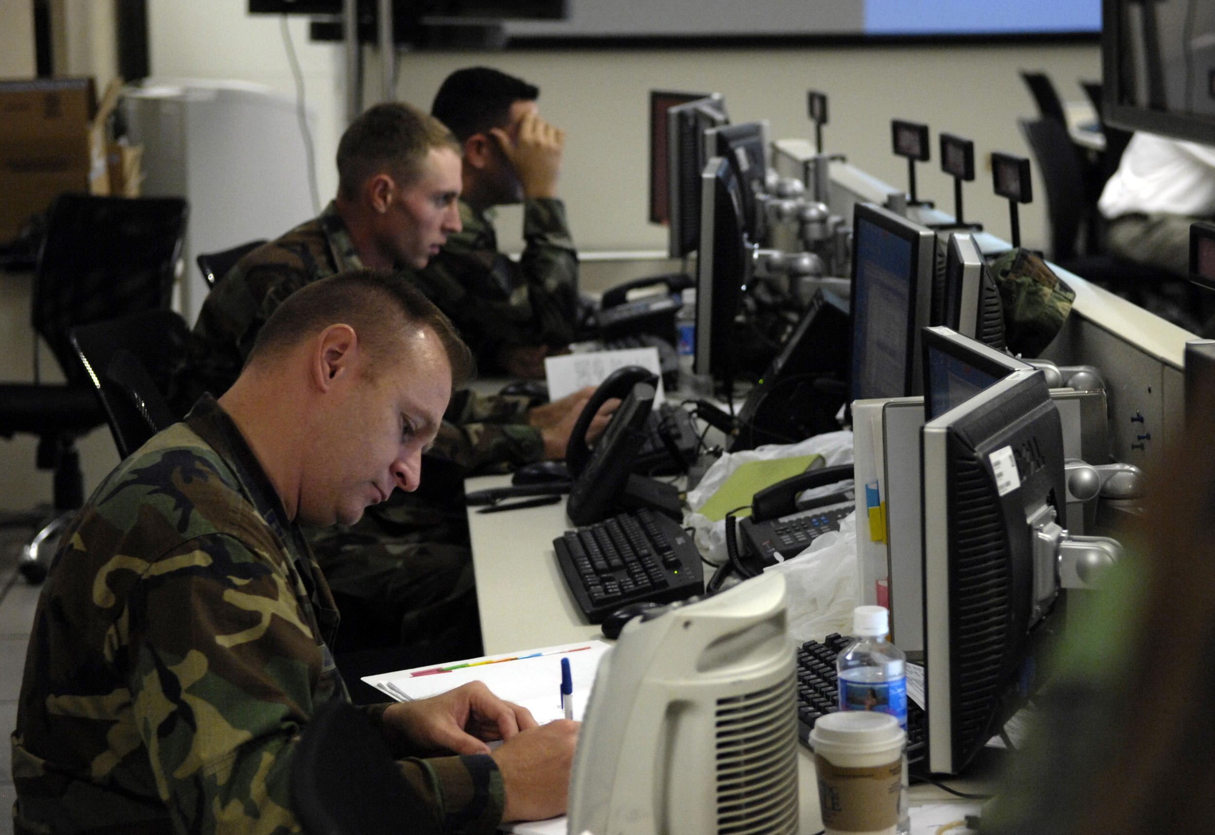 AOC commands the sky during Exercise Valiant Shield > Pacific Air