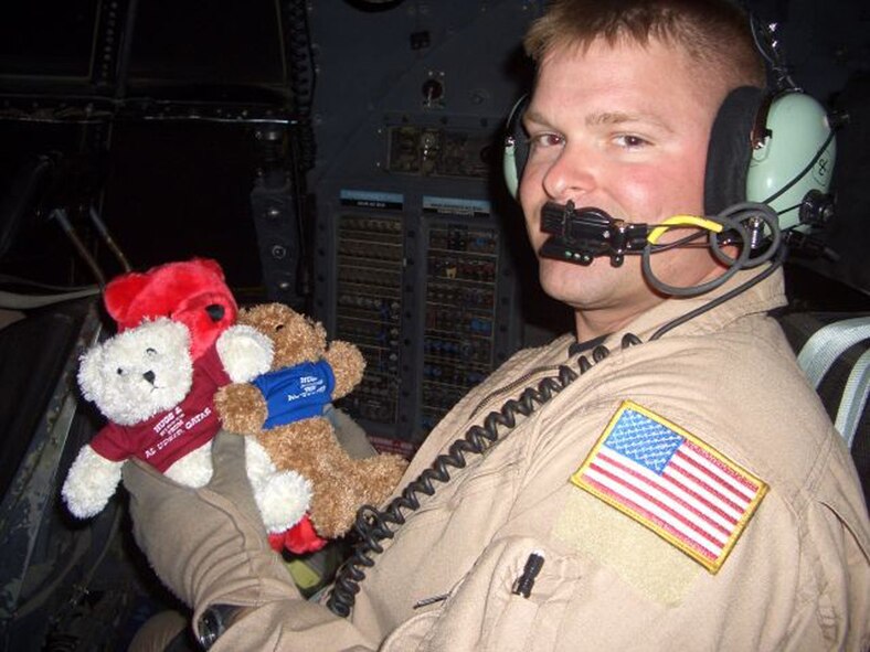 SOUTHWEST ASIA - Tech. Sgt. Joey Link, 746th Expeditionary Airlift Squadron flight engineer, passed away Aug. 5. Sergeant Link was deployed to the 379th Air Expeditionary Squadron from Dyess Air Force Base, Texas, and is survived by his wife Windy, and his three children, Rylee, Andrew and Jordan. (Courtesy photo)