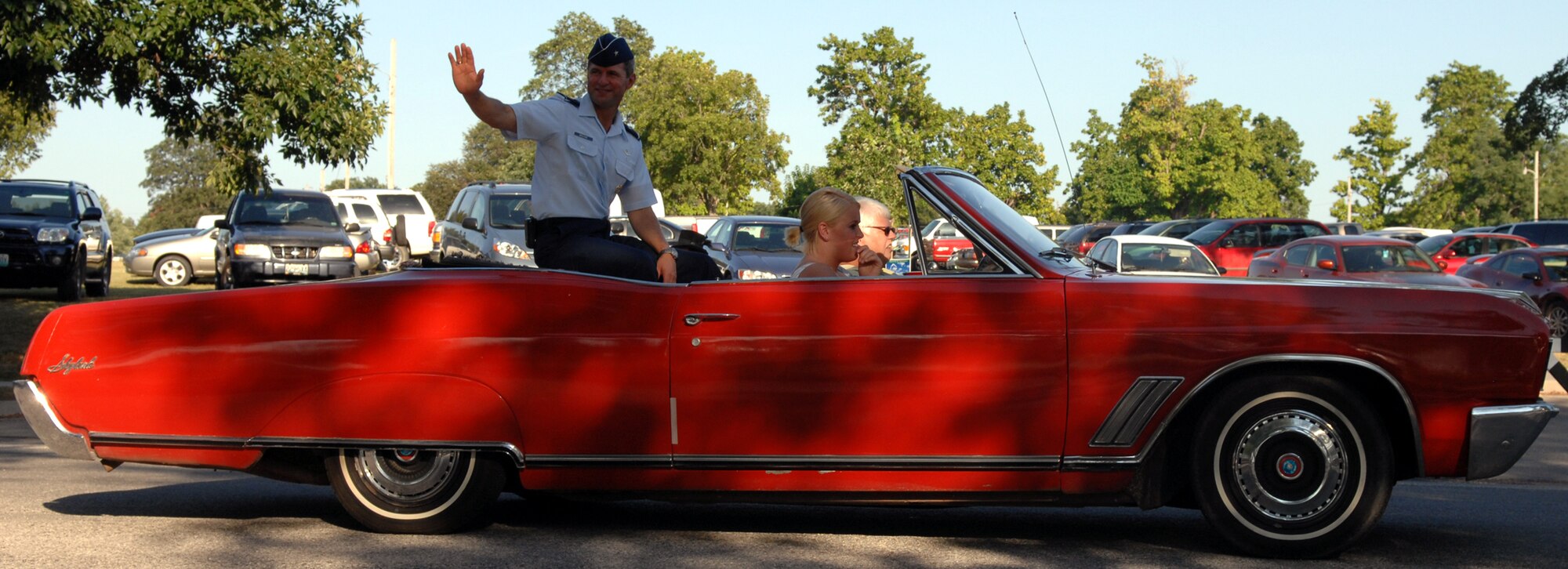 SEDALIA, Mo. - Brig. Gen. Greg Biscone, 509th Bomb Wing commander, rides in a Buick Skylark during a parade at the first day of the 2007 Missouri State Fair Aug. 9. The 2007 Missouri State Fair runs until Aug. 19 at the state fair grounds in Sedalia. (U.S. Air Force photo/Airman 1st Class Stephen Linch)