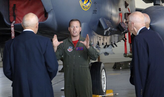 MOUNTAIN HOME AIR FORCE BASE, Idaho -- Maj. Grant "Doctor" Buck, 389th Fighter Squadron pilot, talks with three of the 13 remaining Doolittle Raiders. More than 65 years after flying 16 bombers over Japan to conduct the first bombing mission of World War II, retired Lt. Col. Richard E. Cole, retired Maj. Thomas C. Griffin and former Sgt. Dave Thatcher and their relatives visited the Gunfighters to tour the base Aug. 10. (U.S. Air Force photo/Staff Sgt. Jasmine Reif)