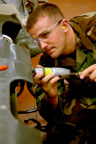 Airmen 1st Class Lawrence Hunt is Charleston AFB's Warrior of the Week. (U.S. Air Force photo/Airman 1st Class Nicholas Pilch) 