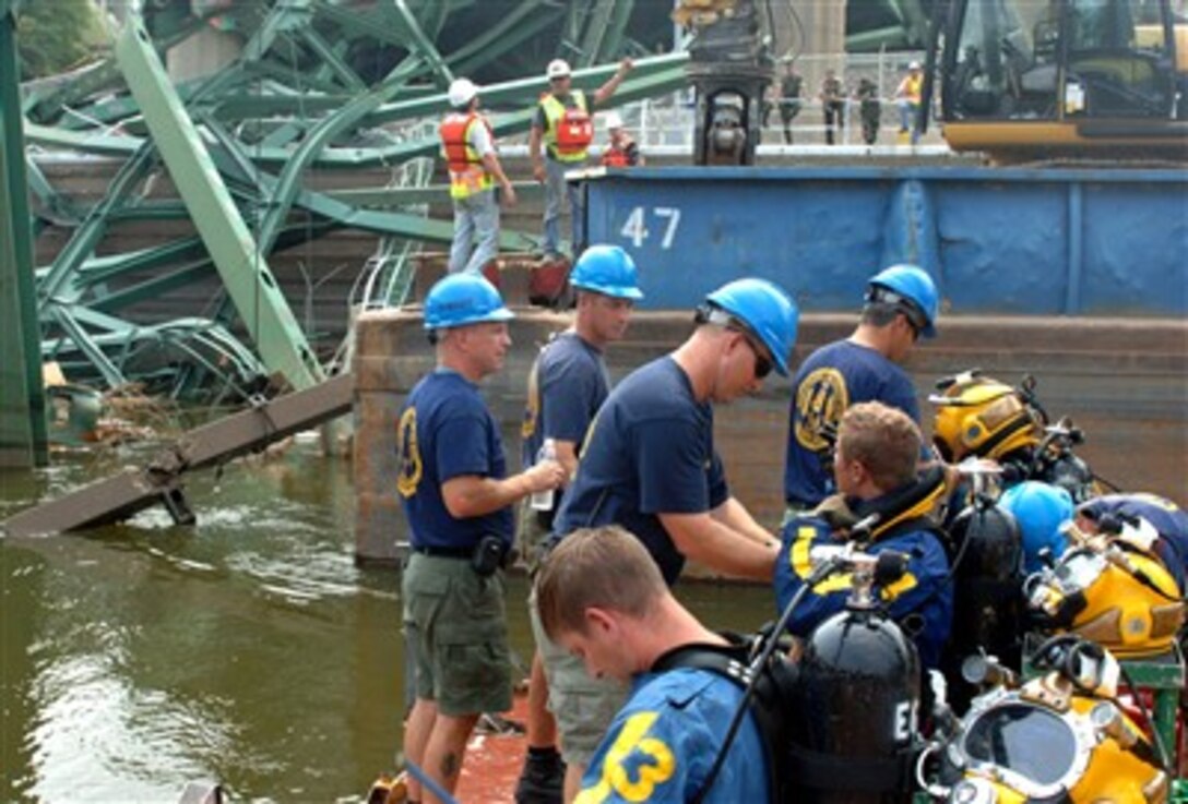 NAVY DIVERS