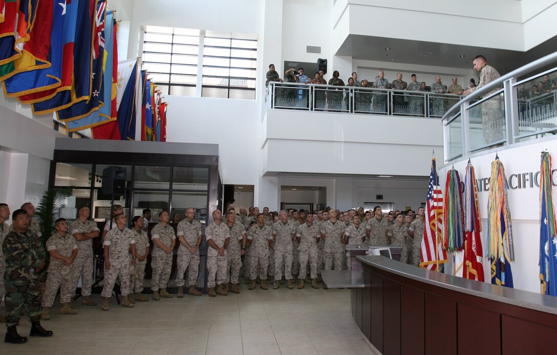 Gen. Peter Pace, Chairman of the Joint Chiefs of Staff, visited Camp H.M. Smith to speak with the troops and thank them for their service, Aug. 17.