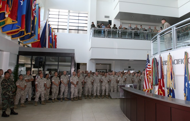 Gen. Peter Pace, Chairman of the Joint Chiefs of Staff, visited Camp H.M. Smith to speak with the troops and thank them for their service, Aug. 17.