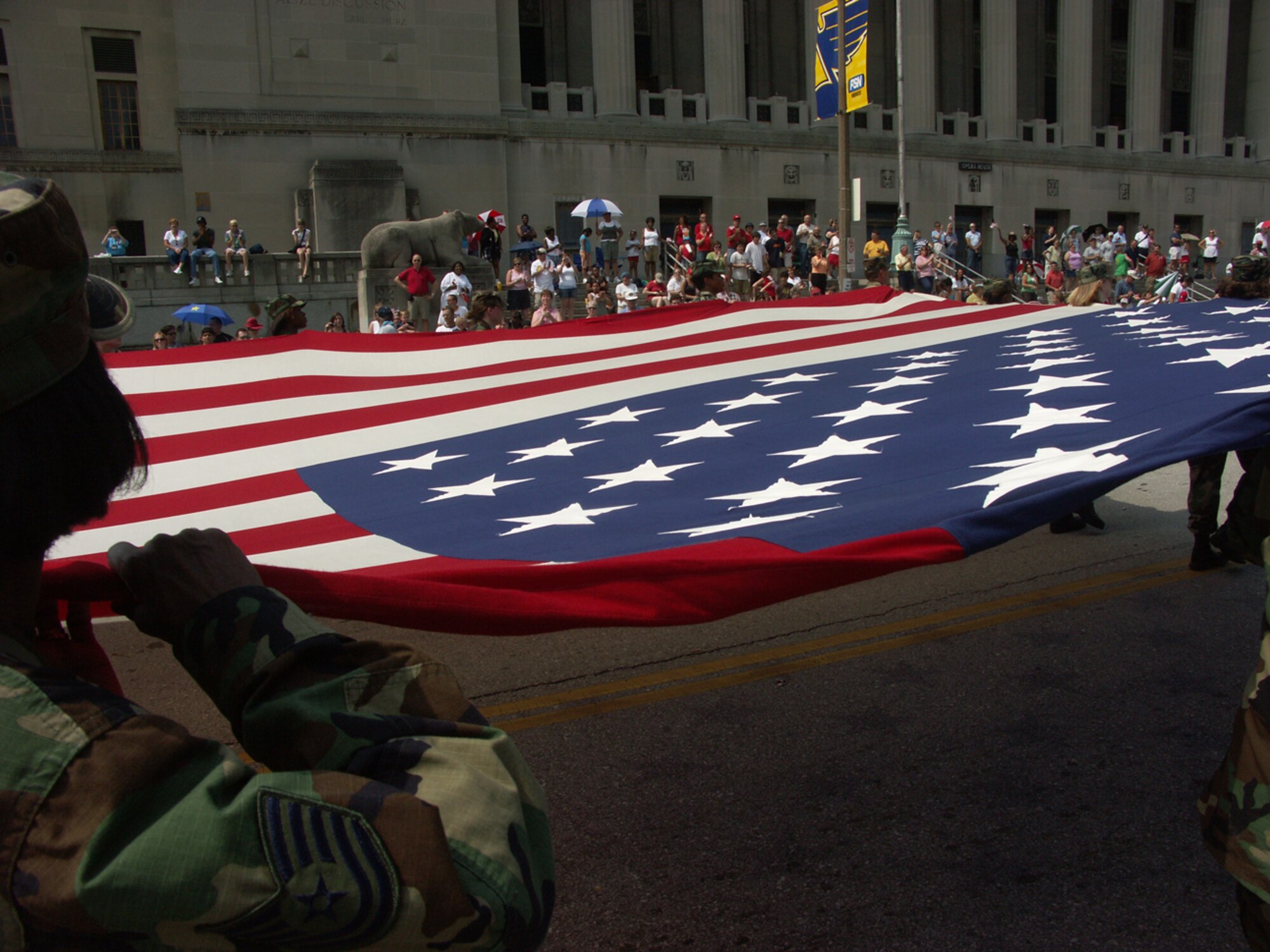 932nd Airlift Wing marches in Saint Louis.