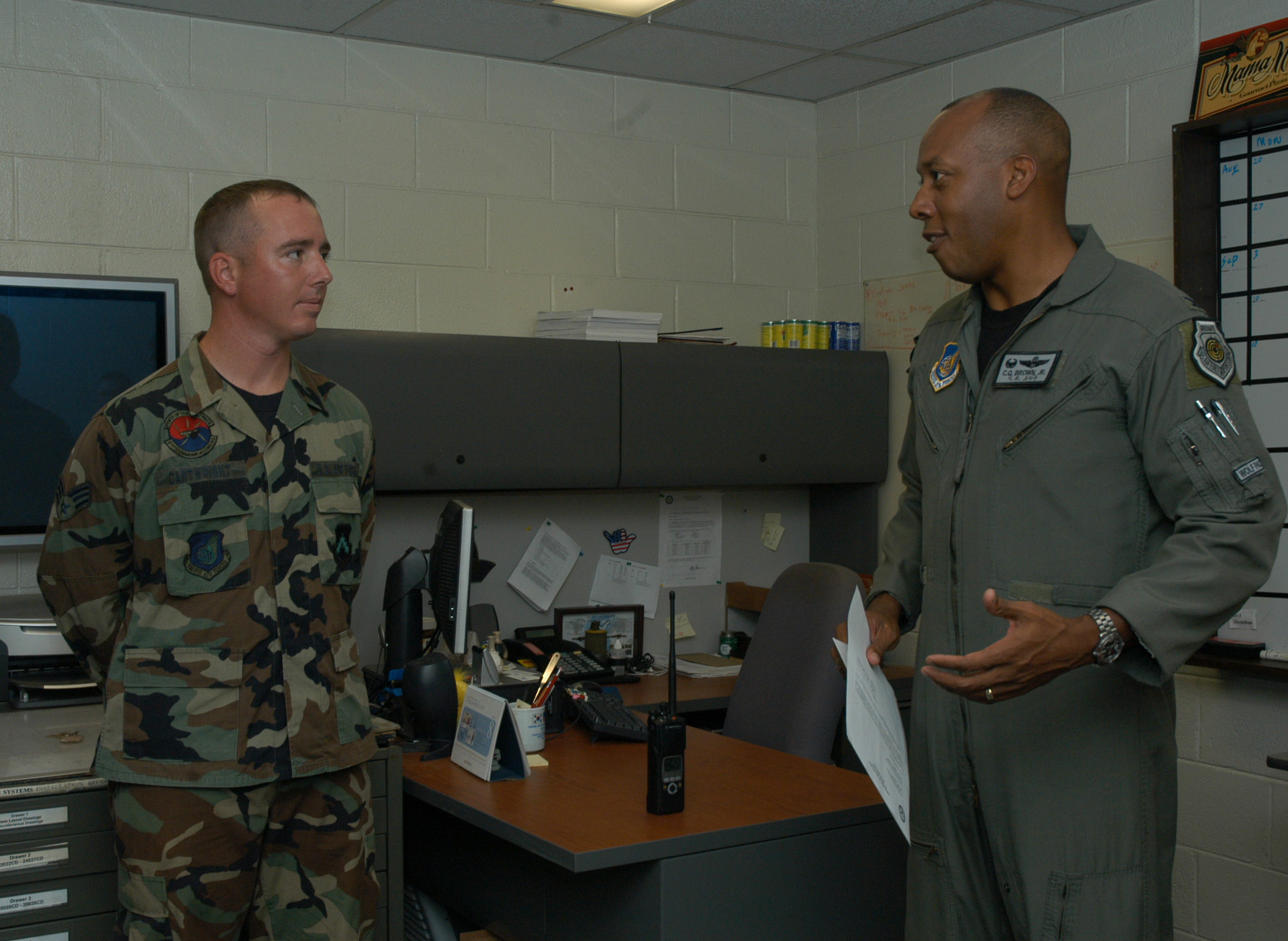 Gee Vaucher - Soldier, 2006 POWプリント Pride of the Pack: Senior Airman Joshua Cartwright > Kunsan