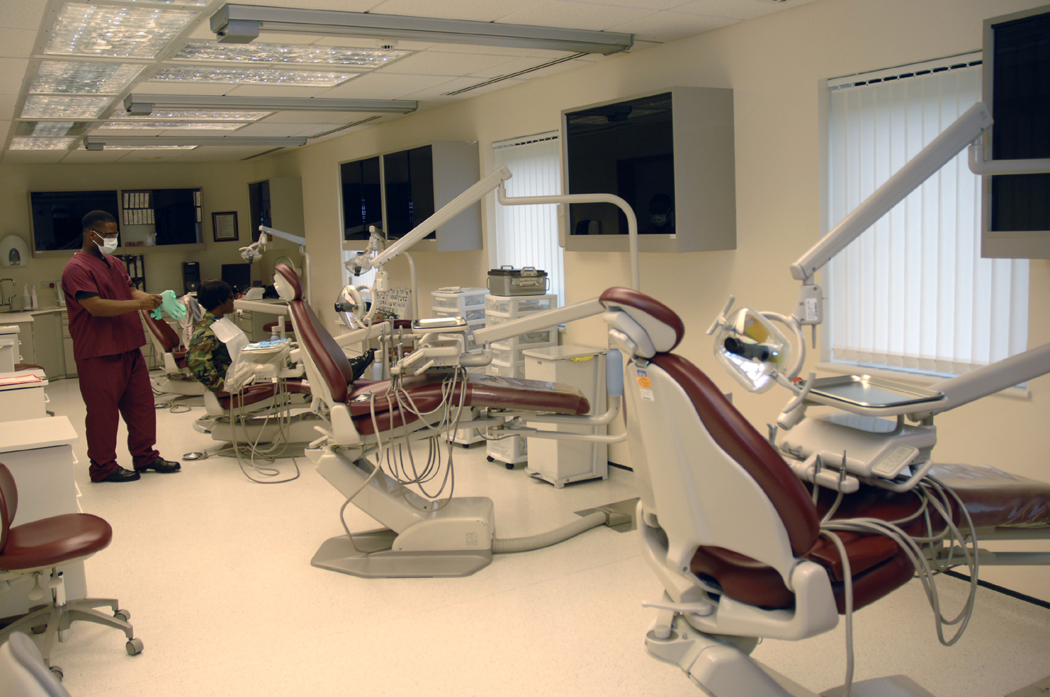 Lakenheath Dental Squadron keep Liberty smiling > Royal Air Force