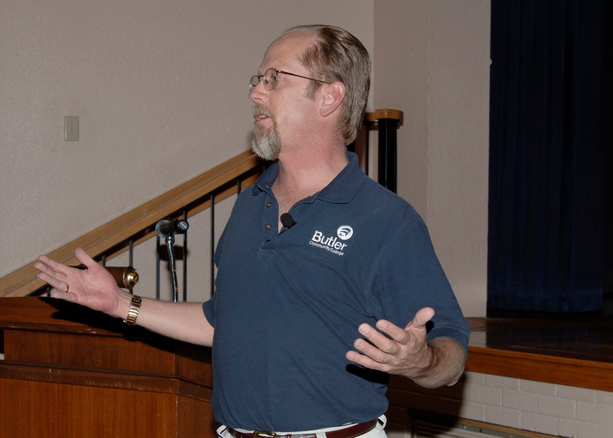 MCCONNELL AIR FORCE BASE, Kan. -- Steve Larsen, 22nd Air Refueling Wing historian, speaks to Team McConnell members Aug. 24 about current post-command issues. Mr. Larsen spoke to McConnell members as part of the education center’s Guest Speaker Series, which is a program open to all McConnell personnel that features free educational presentations primarily from speakers from learning institutions across Wichita. However, the next and final speaker in this year’s series will be Ambassador Paul Bremer, author and former administrator of the Coalition Provisional Authority, from Washington. His expertise is on terrorism and homeland security. The ambassador will give his presentation Sept. 15 during the 60th Anniversary Air Force Ball, which is scheduled from 6 to 11 p.m. at the Century II Convention Center in Wichita. For information about attending the ball, people should call their first sergeants. (Photo by Airman Justin Shelton)(Released)