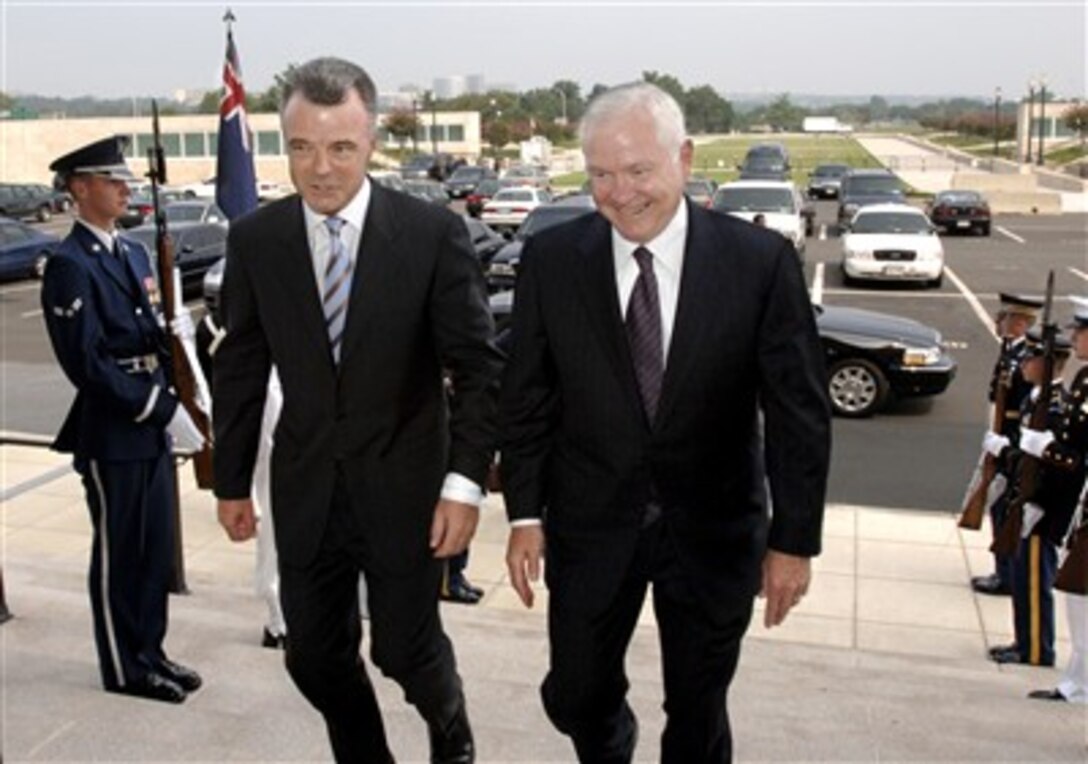 Australian Minister of Defence Brendan Nelson (left) arrives at the Pentagon, Aug. 31, 2007, for a luncheon meeting with U.S. Defense Secretary Robert M. Gates. 