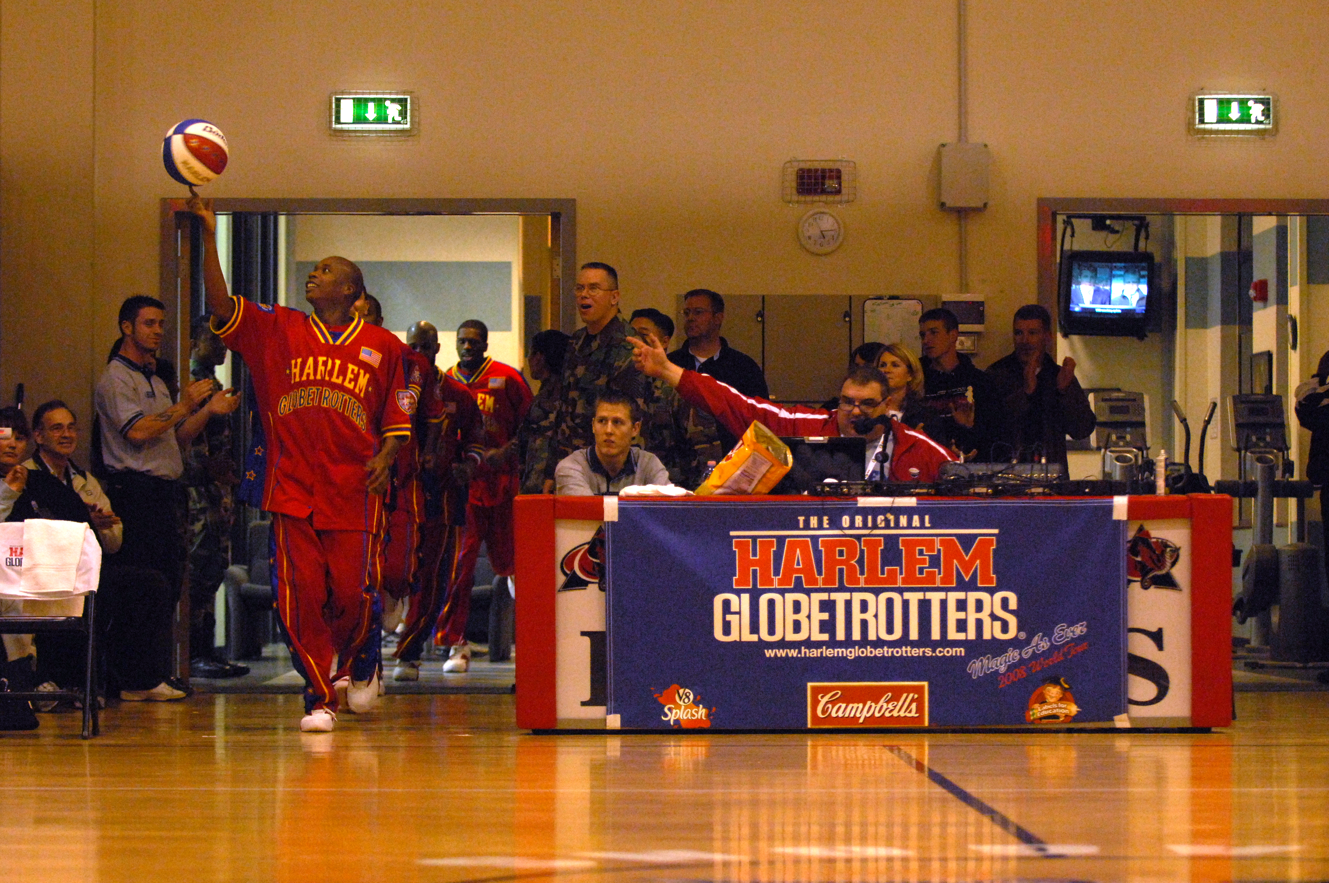 Harlem Globetrotters Visit Aviano