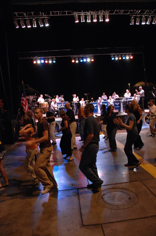 Offutt Airmen of all ranks danced the night away to the music of the The Noteables jazz ensemble during the 'Heritage to Horizons Hanger Bash 07'  on Oct. 6, 2007 celebrating the 60th Anniversary of the Air Force. The Noteables is part of the USAF Heartland of America Band, and their performance showcased dance music from World War II through the 1960's-1970's.