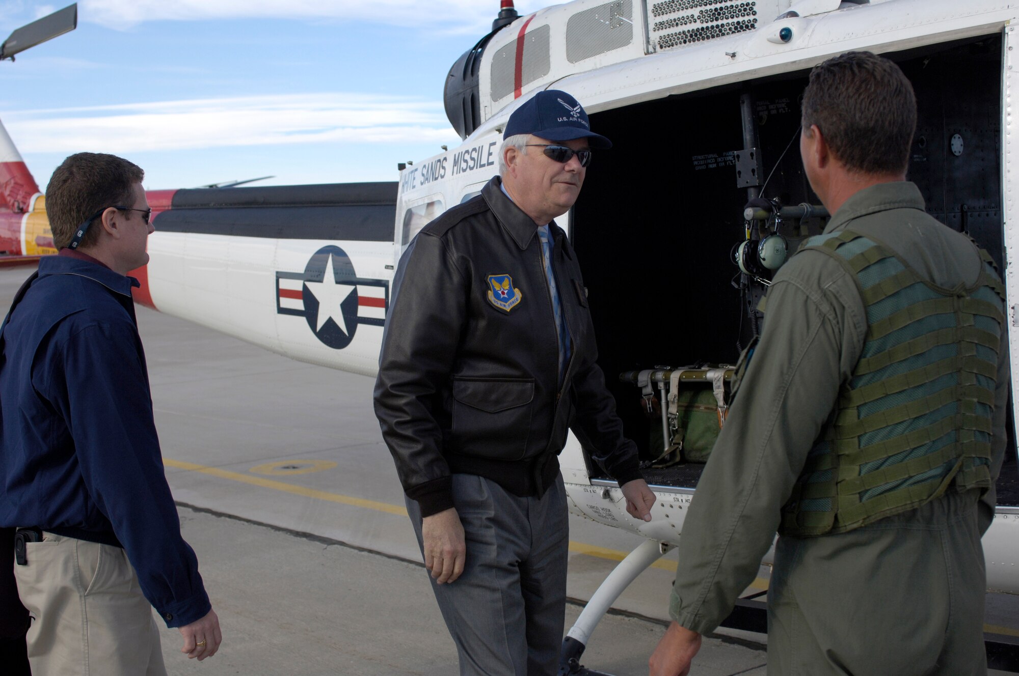 Michael Wynne, Secretary of the Air Force (SECAF) boards an Army helocopter enroute to White Sands Missile range from Holloman AFB, New Mexico, 06 Dec. 2007.The SECAF visited Holloman as part of his visit to White Sands Missile range. (U.S. Air Force Photo by SSgt Jason Colbert)