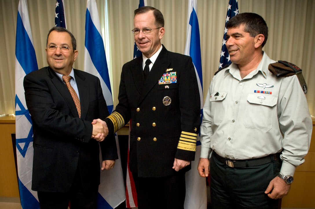 Chairman of the Joint Chiefs of Staff,Navy Adm. Mike Mullen poses for photos with Minister of Defense Ehud Barak and Israeli Defense Force Chief of Staff, Lt. Gen. Gabi Ashkenazi at the Ministry of Defense, Tel Aviv, Israel, Dec. 10, 2007.