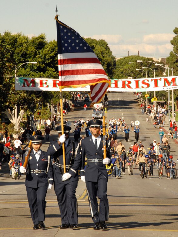 Base Represented at El Segundo Holiday Parade > Los Angeles Air Force