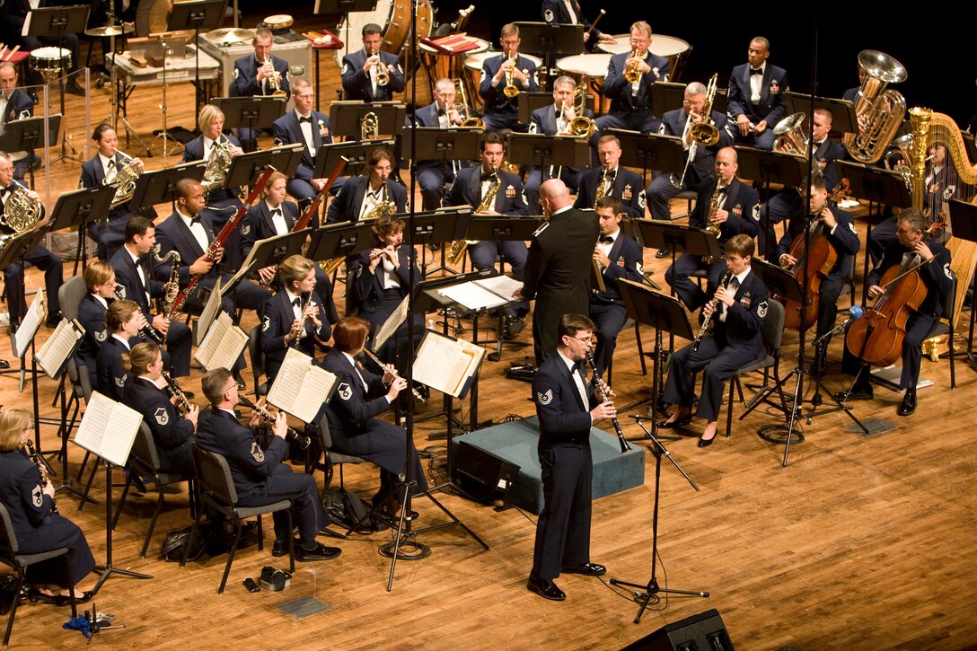 Technical Sgt Darrin Thiriot performs a solo medley of hits by clarinet great Artie Shaw at Weber State University in Ogden. Technical Sgt Thiriot and the USAF Band were performing as part of their 18-day fall 2007 tour of the western United States.  (U.S. Air Force photo by SMSgt Robert Mesite)