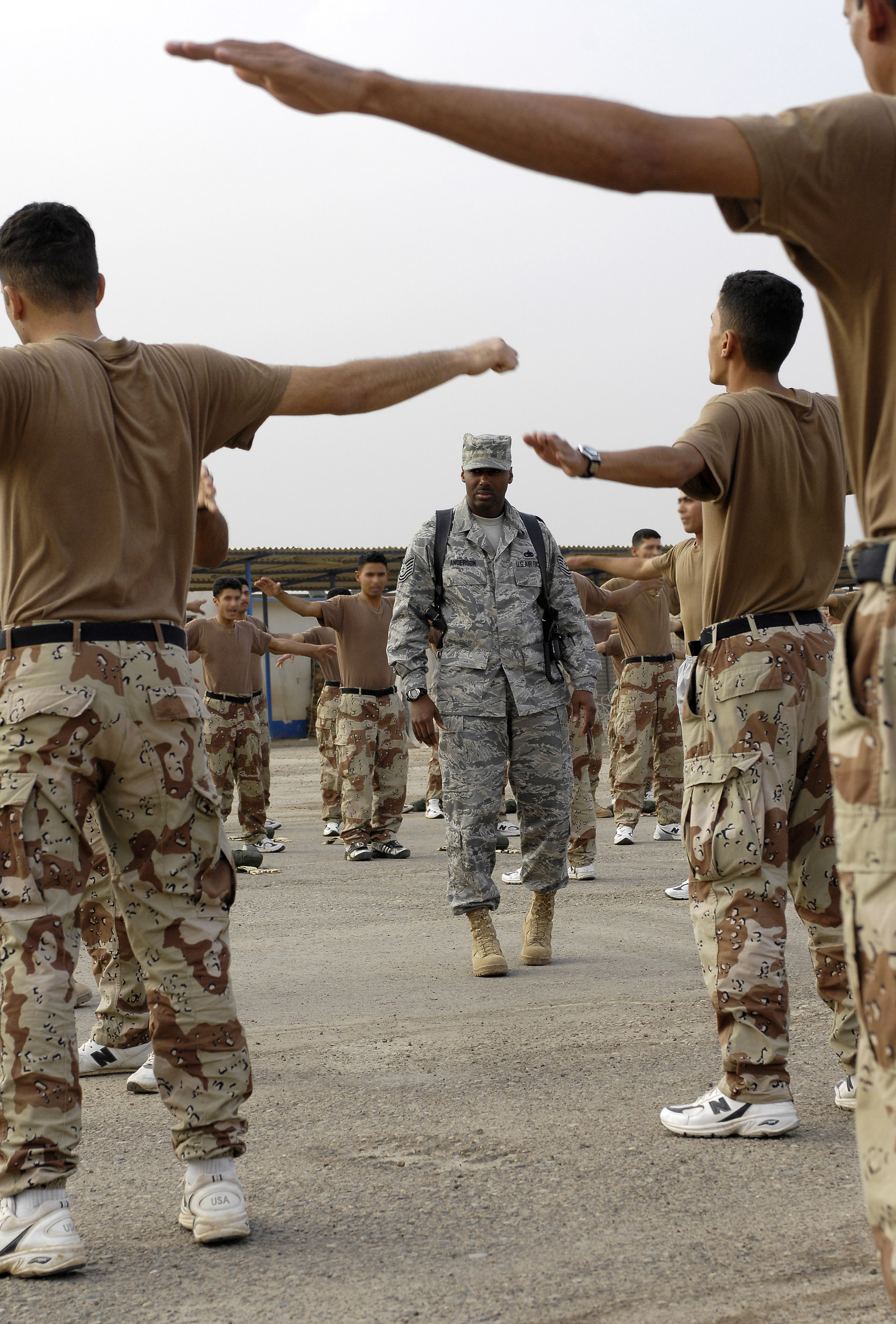 Basic training instructors help mold Iraq's future leaders > Air Force ...
