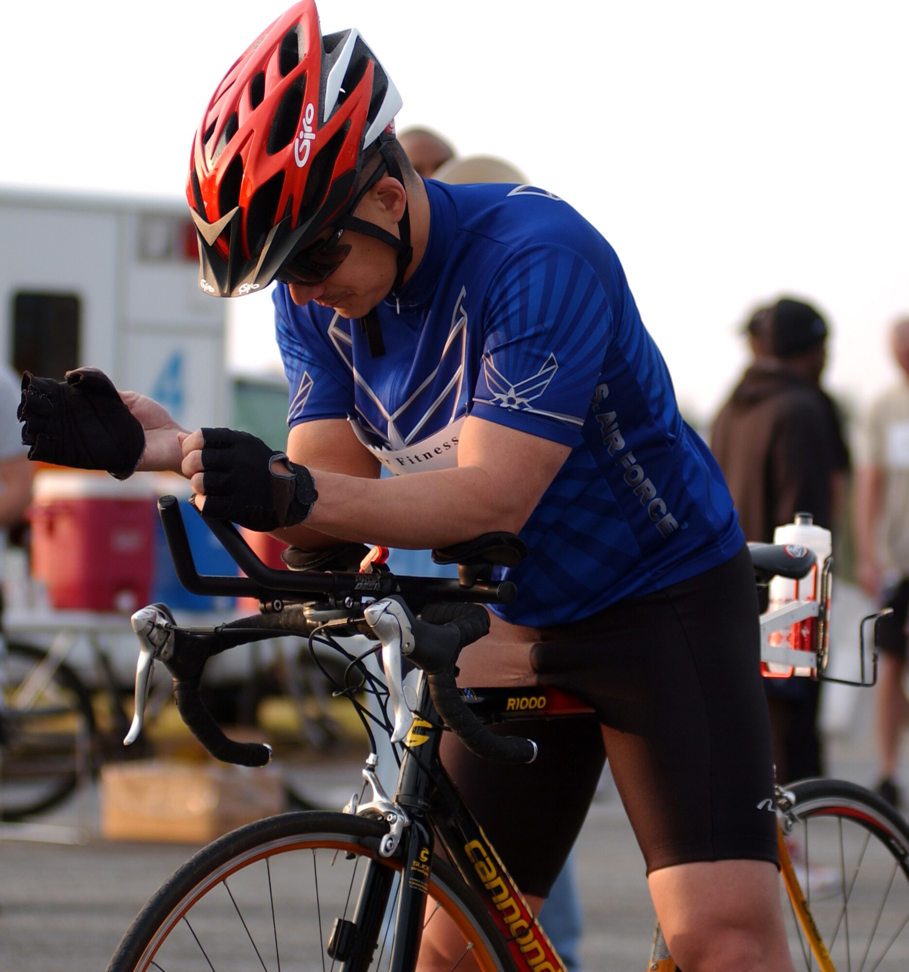 Timothy Dario, 18th Equipment Maintenance Squadron, meditates as he waits for the first Kadena Air Base biathlon to begin Dec. 15. Kadena's Top 3 sponsored the event, which drew more than 160 competitors.
(U.S. Air Force/Senior Airman Nestor Cruz)