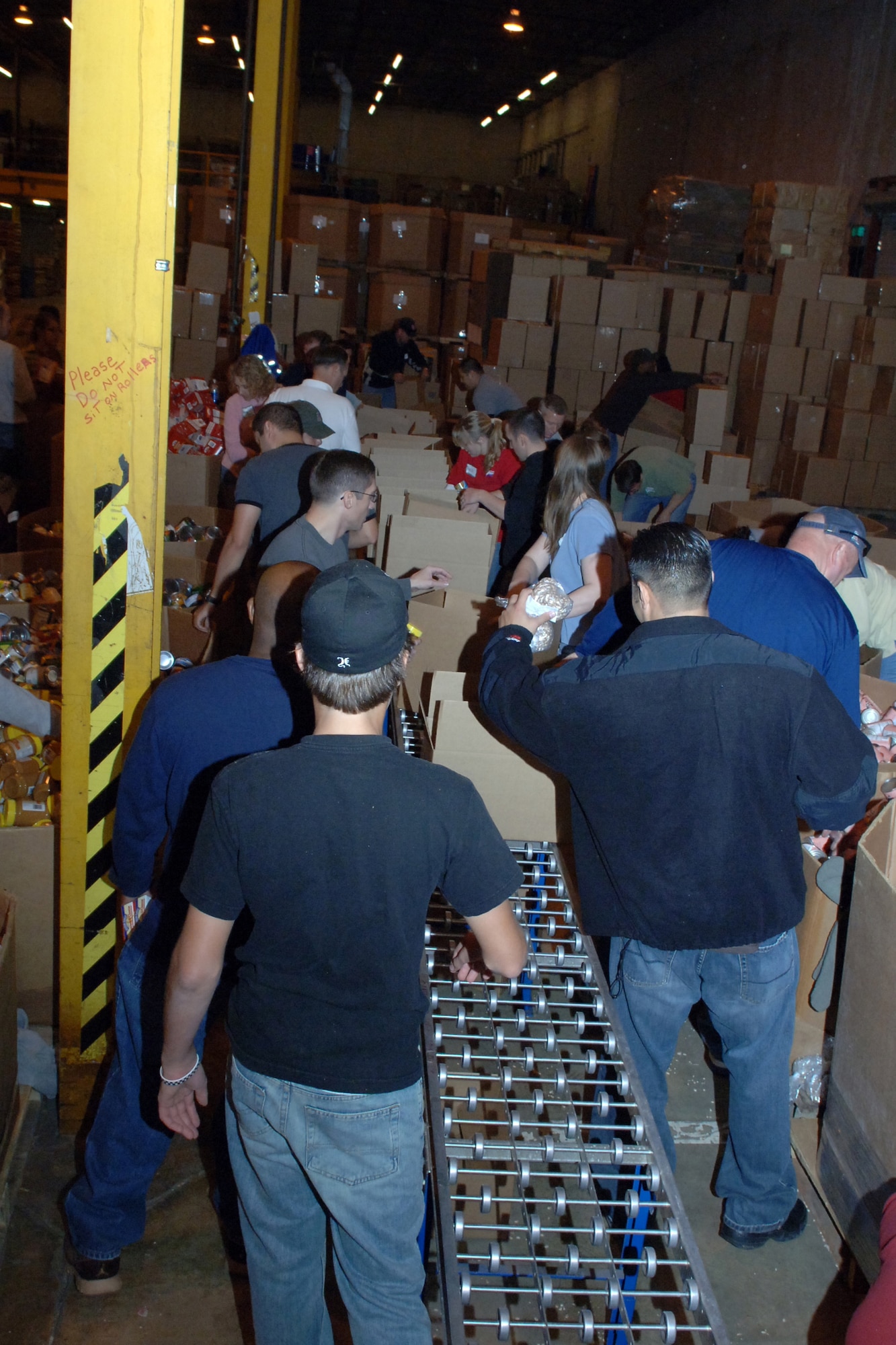 Forty-three Airmen and civilians from 12th Air Force headquarters, volunteered their time Dec. 16 to provide service to more than 10,000 Tucson residents in need in
the local community.  The team, who schedules time each quarter for group
volunteer projects, volunteered at the Tucson Community Food Bank, a local
charity striving to reduce the impact of hunger and chronic malnutrition
through programs of advocacy and nutrition education.
