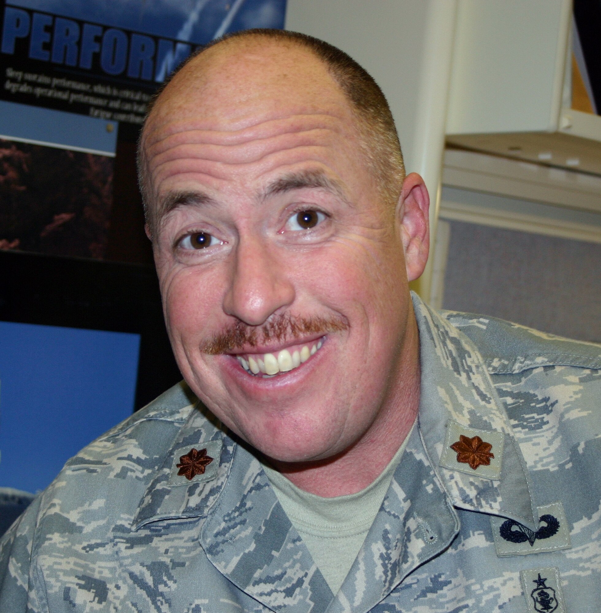 Maj. Randy McBay, an operating nurse at Wilford Hall Medical Center helped save lives during a Kansas snow blizzard Dec. 22, while enroute home for the holidays.  U.S. Air Force Photo by Linda Frost 
